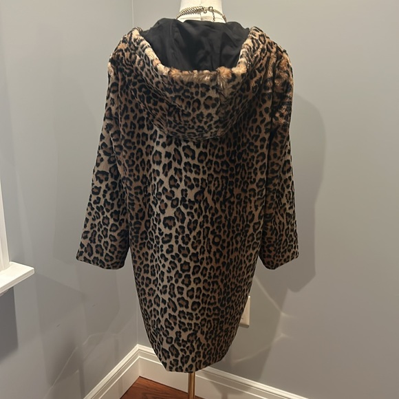 Animal print hooded coat - Picture 2 of 4